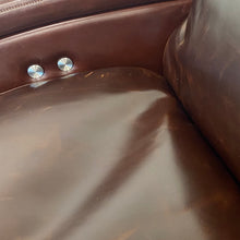 Load image into Gallery viewer, Certified Renewed Svago Newton Zero Gravity Recliner