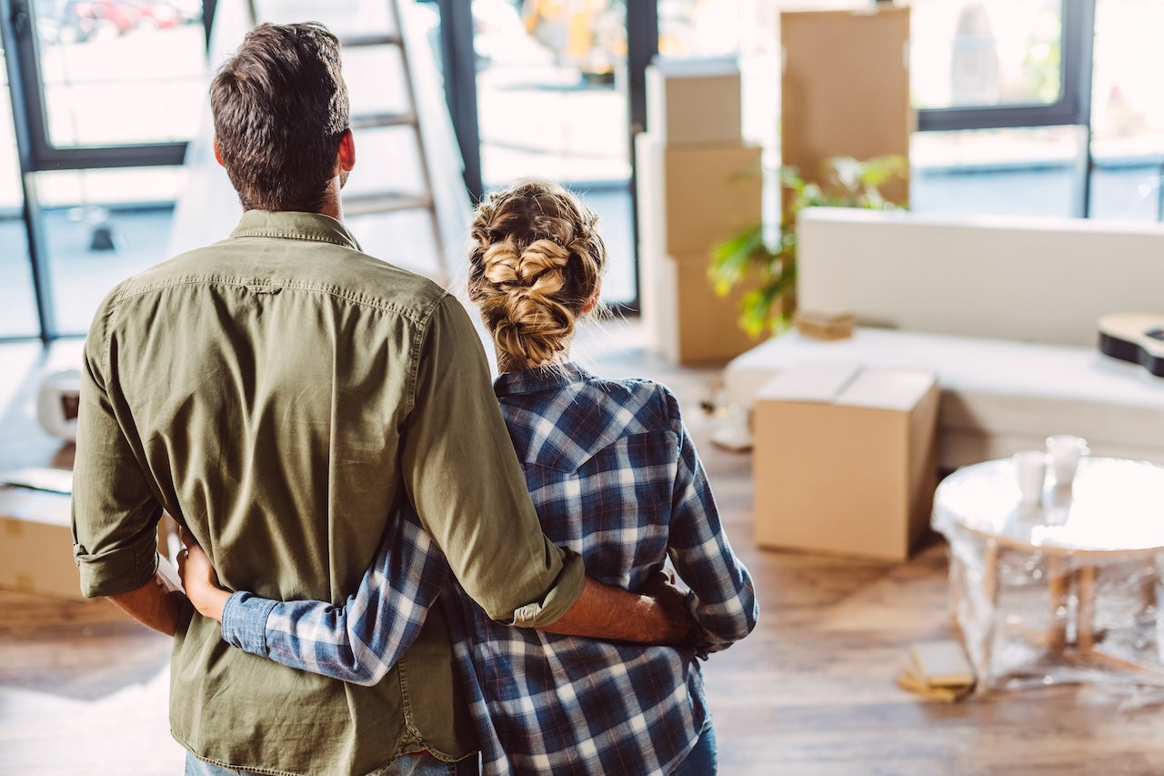 couple using furnishing a new home checklist