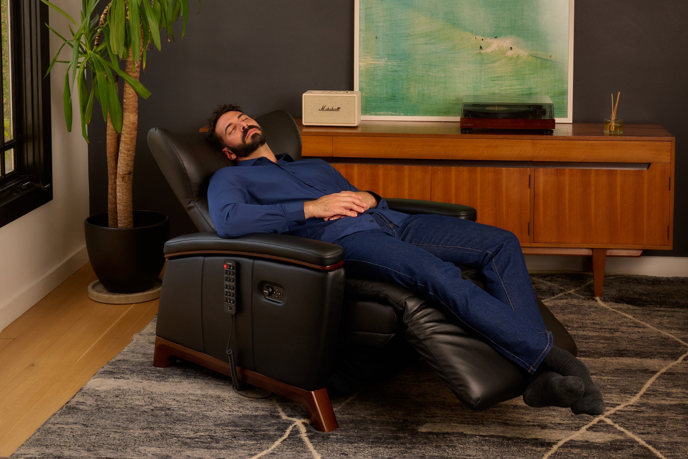 dad relaxing in zero gravity recliner for fathers day