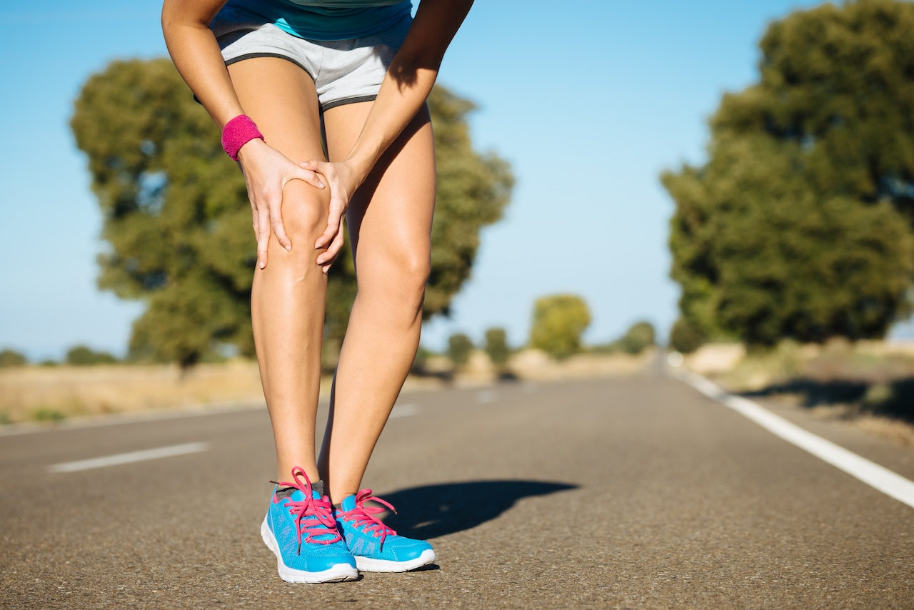 woman-needing-runners-knee-treatment
